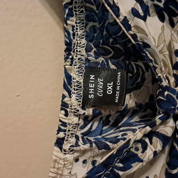 SHEIN Black and Cream Maxi Dress - Picture 5 of 6